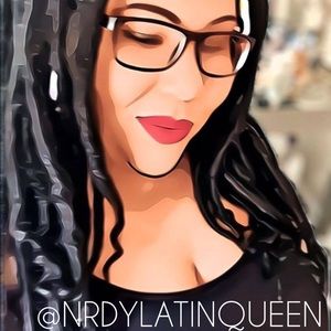 Meet THE Posher. My name is Carmen.